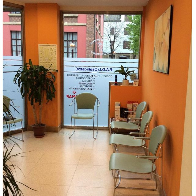 Clínica Dental Montebideo sala de espera
